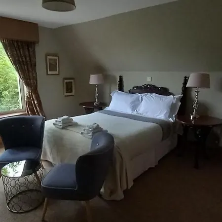 Ardsallagh Bed and Breakfast *