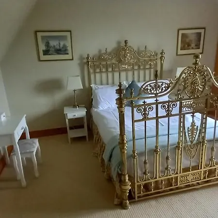 לינה וארוחת בוקר Ardsallagh יוגאל