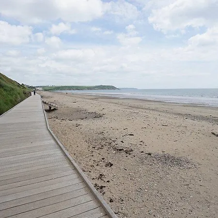 לינה וארוחת בוקר Ardsallagh 4*